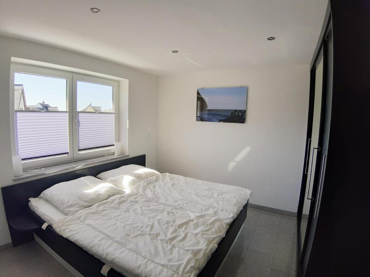 Wellenreiter 2 Appartement Breege Buitenkant foto